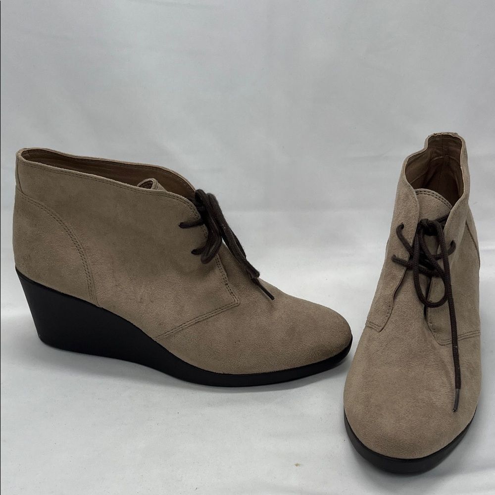 Crocs Leigh Suede Wedge Booties Women's 8.5